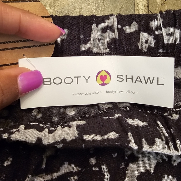 NWT Booty Shawl - Picture 4 of 6